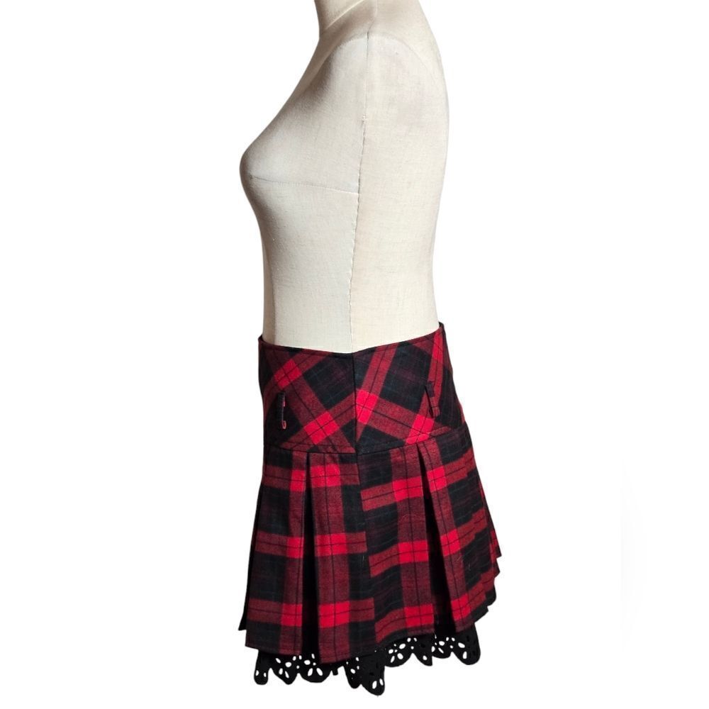 MZG Red and Black Plaid Mini Skirt with Eyelet Bottom - Picture 5 of 6